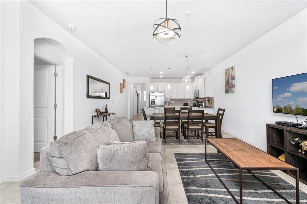 For Sale: $369,000 (3 beds, 2 baths, 1787 Square Feet)