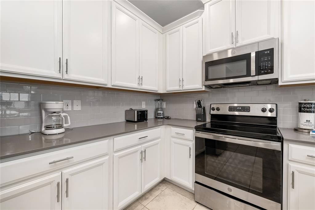 For Sale: $369,000 (3 beds, 2 baths, 1787 Square Feet)
