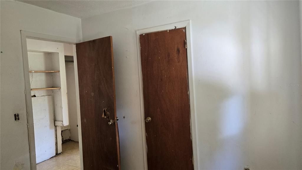 На продажу: $183,350 (4 спален, 1 ванн, 1206 Квадратных фут)