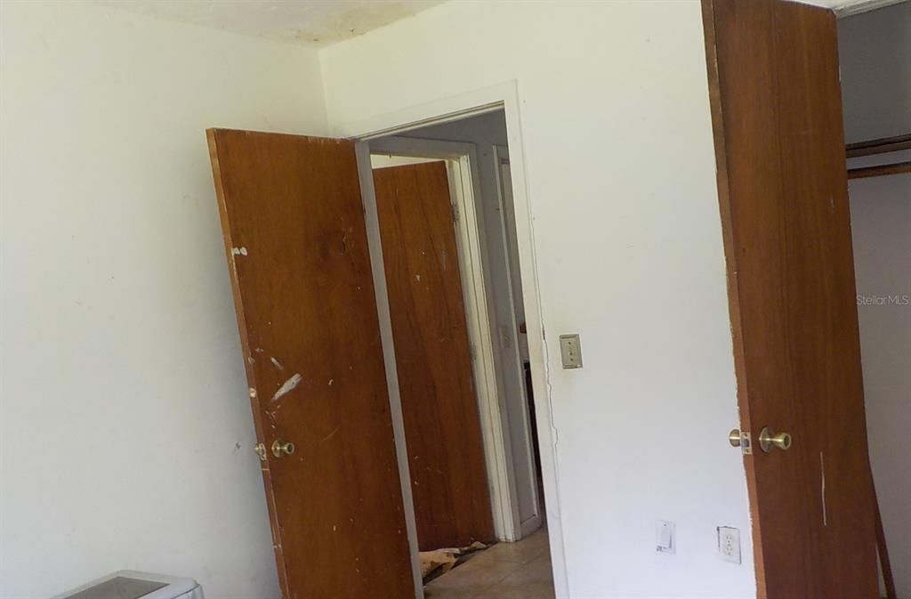 For Sale: $193,000 (4 beds, 1 baths, 1206 Square Feet)