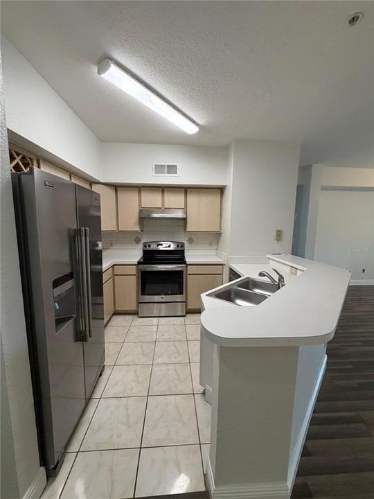 В аренду: $1,900 (3 спален, 2 ванн, 1291 Квадратных фут)