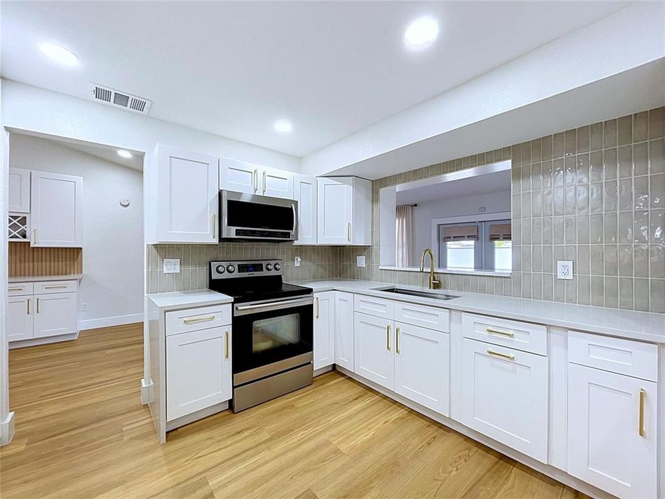 На продажу: $549,900 (3 спален, 2 ванн, 2297 Квадратных фут)