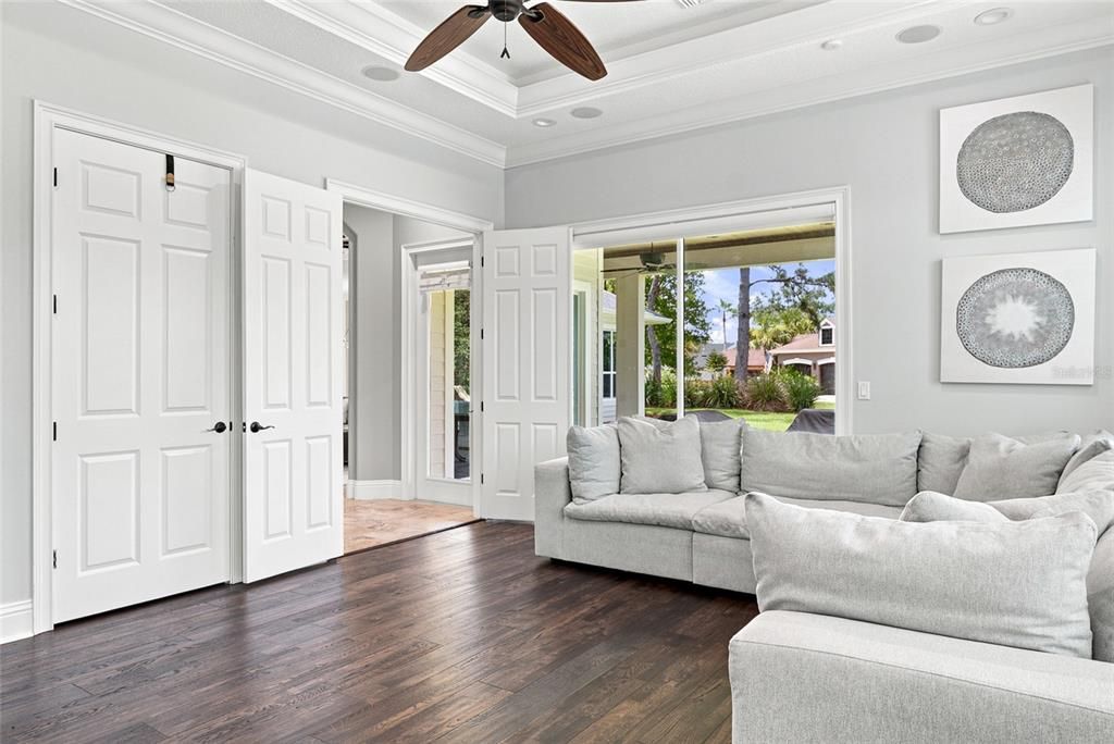 For Sale: $1,300,000 (5 beds, 4 baths, 4459 Square Feet)