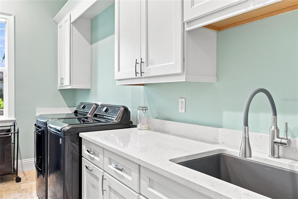 For Sale: $1,300,000 (5 beds, 4 baths, 4459 Square Feet)