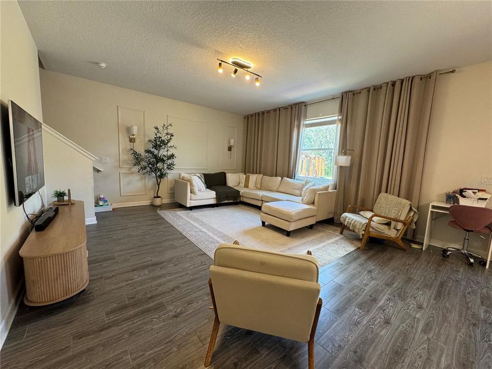 На продажу: $429,990 (4 спален, 2 ванн, 2655 Квадратных фут)