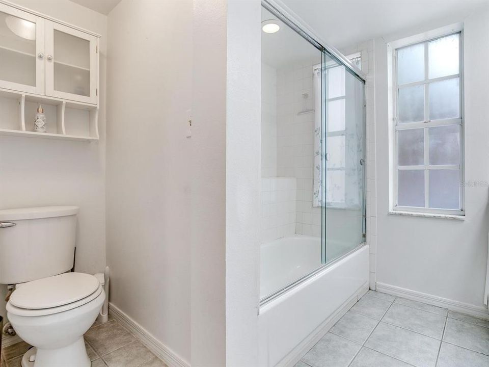 En Venta: $322,000 (2 camas, 2 baños, 1073 Pies cuadrados)
