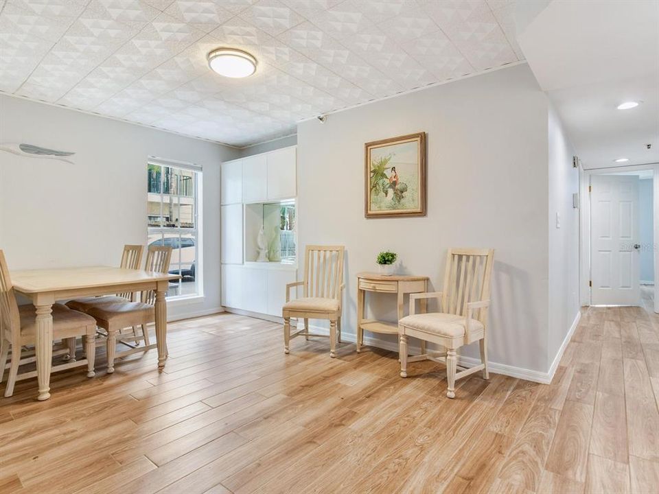 En Venta: $322,000 (2 camas, 2 baños, 1073 Pies cuadrados)