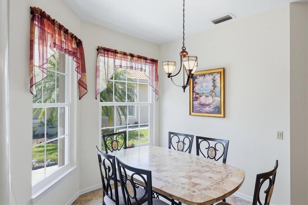 En Venta: $425,000 (3 camas, 2 baños, 1660 Pies cuadrados)