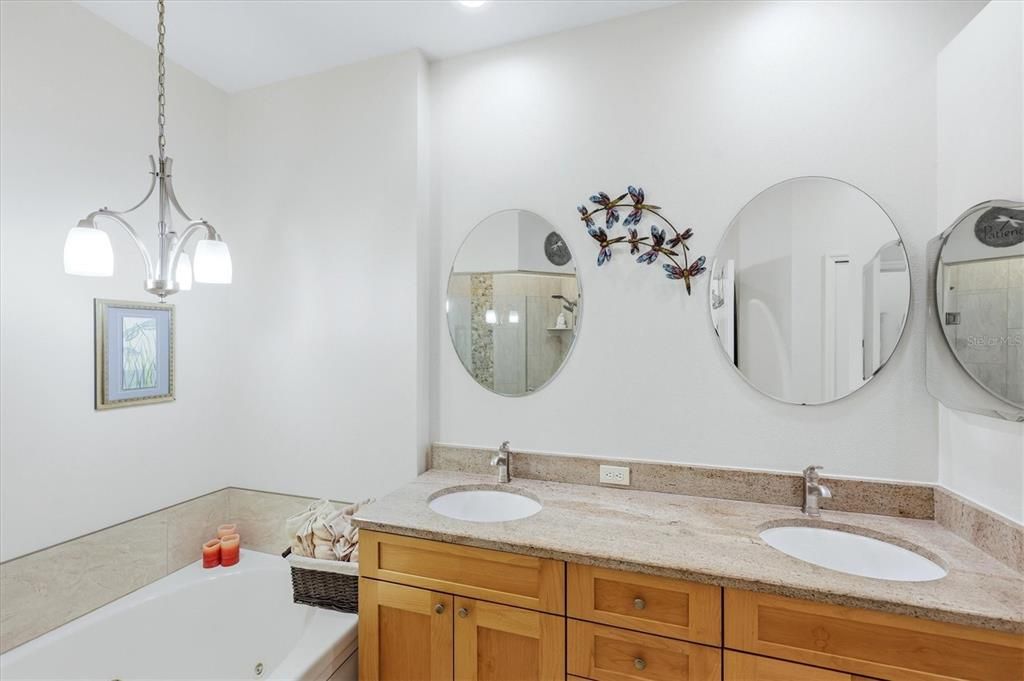 En Venta: $425,000 (3 camas, 2 baños, 1660 Pies cuadrados)