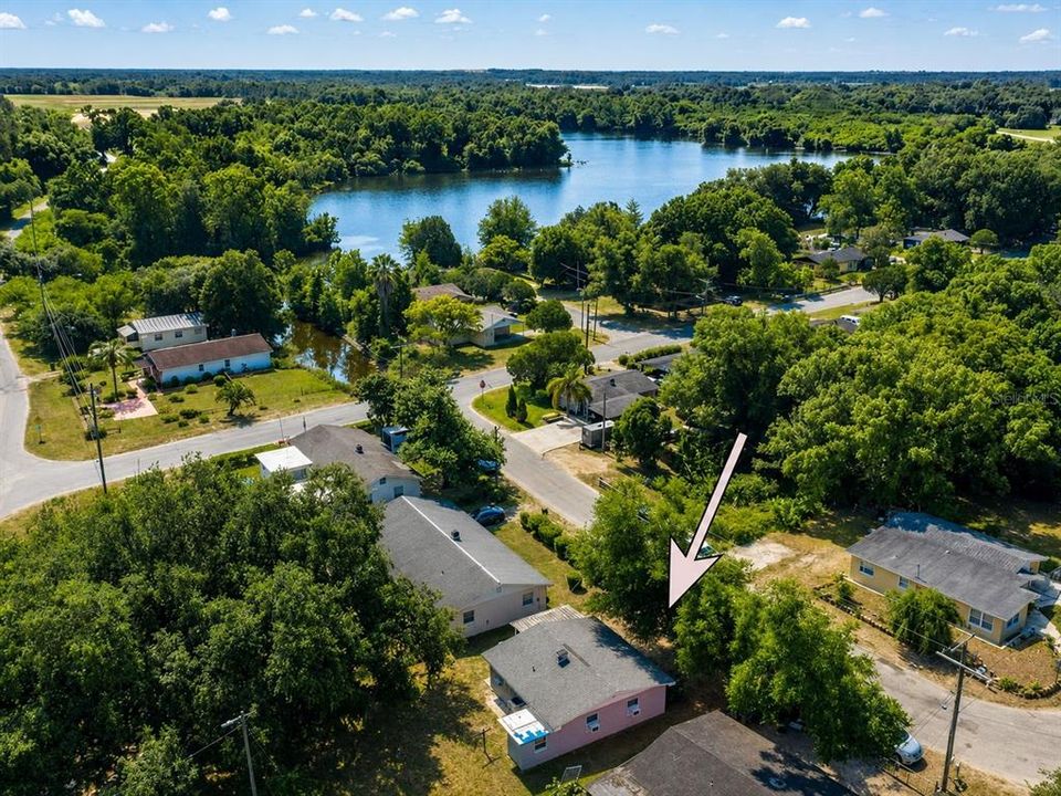 На продажу: $129,990 (2 спален, 1 ванн, 832 Квадратных фут)