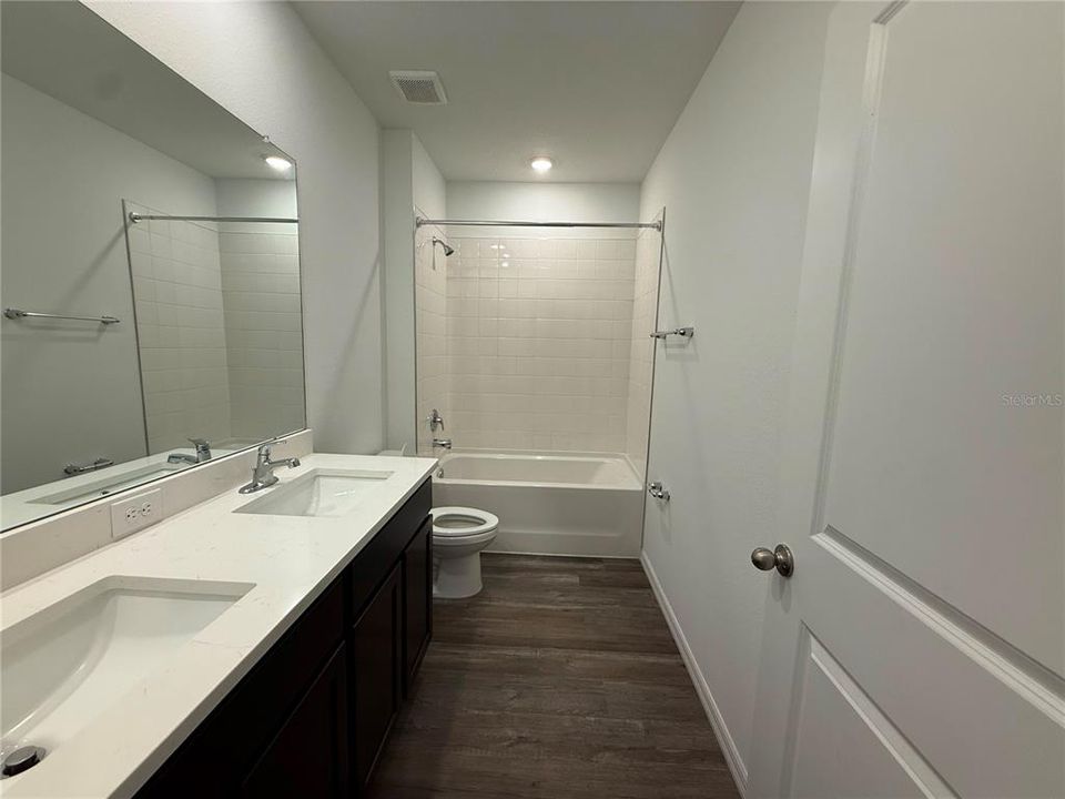 В аренду: $2,999 (5 спален, 3 ванн, 2453 Квадратных фут)