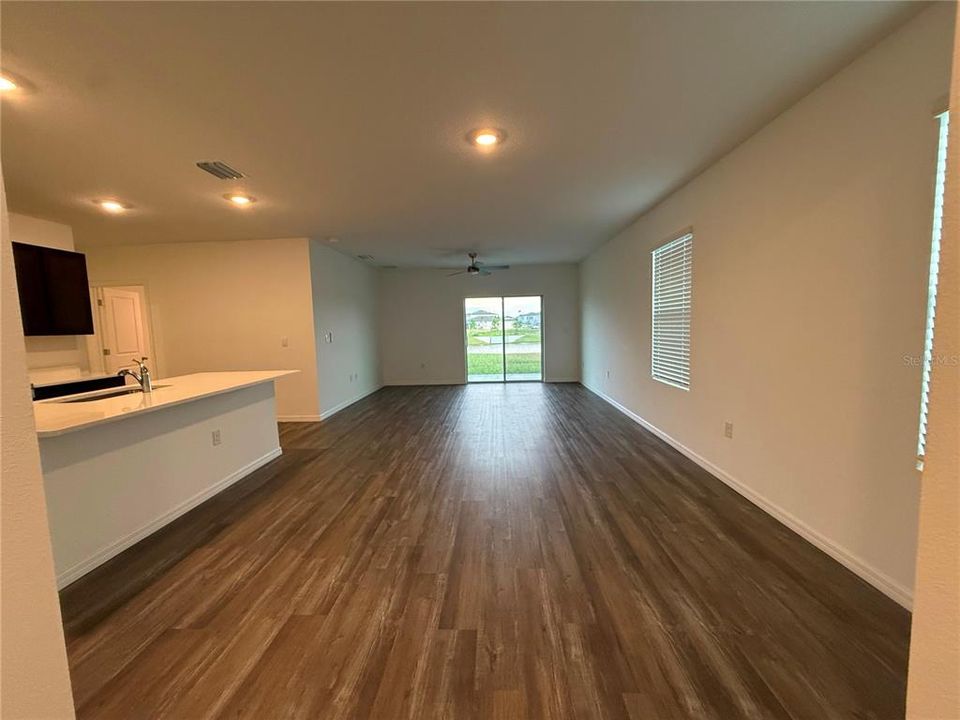 В аренду: $2,999 (5 спален, 3 ванн, 2453 Квадратных фут)