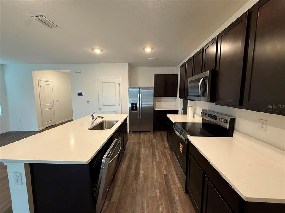 В аренду: $2,999 (5 спален, 3 ванн, 2453 Квадратных фут)