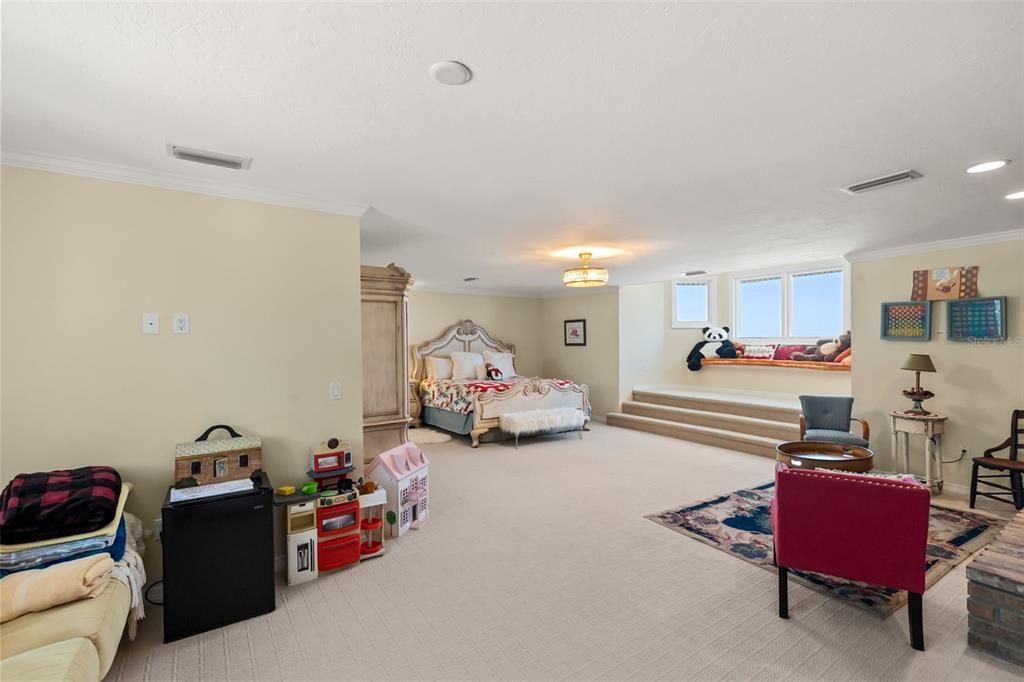 For Sale: $6,577,777 (4 beds, 5 baths, 11911 Square Feet)