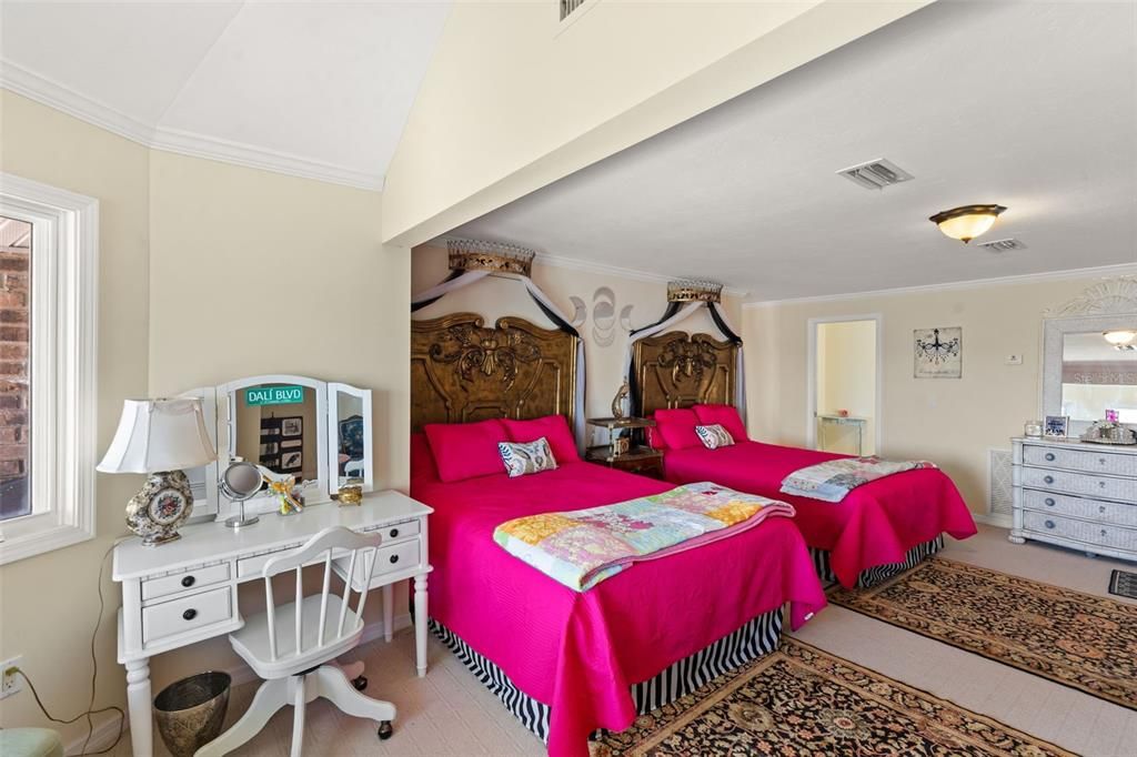 For Sale: $6,577,777 (4 beds, 5 baths, 11911 Square Feet)
