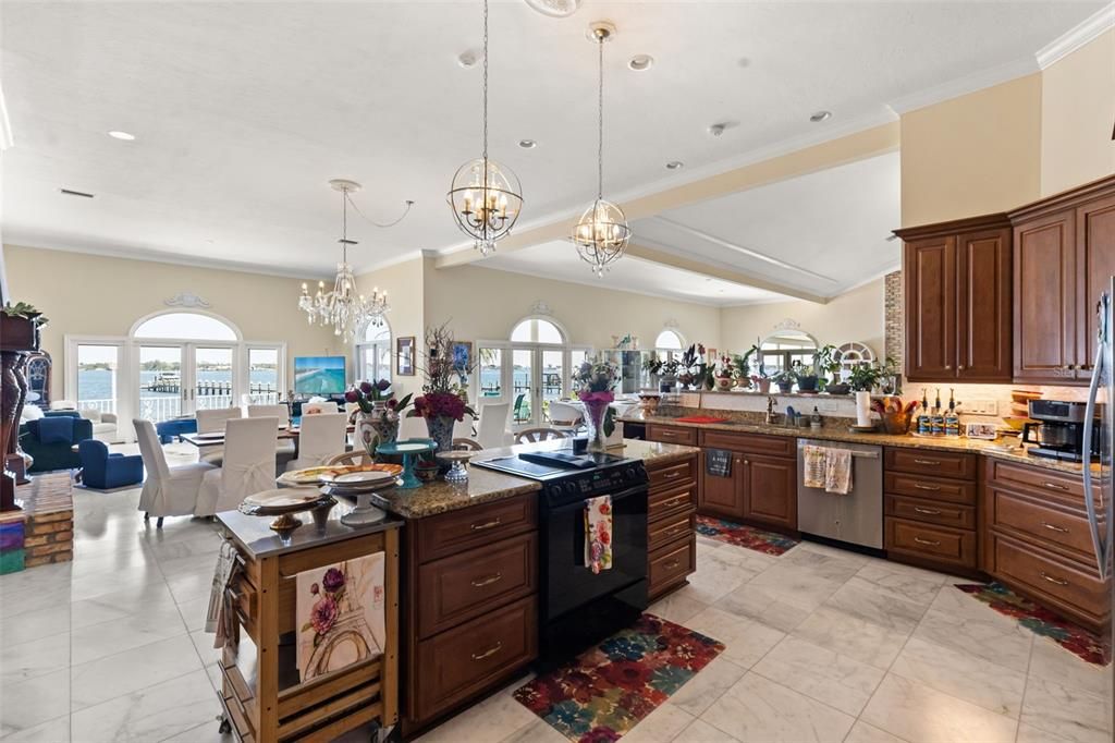 For Sale: $6,577,777 (4 beds, 5 baths, 11911 Square Feet)