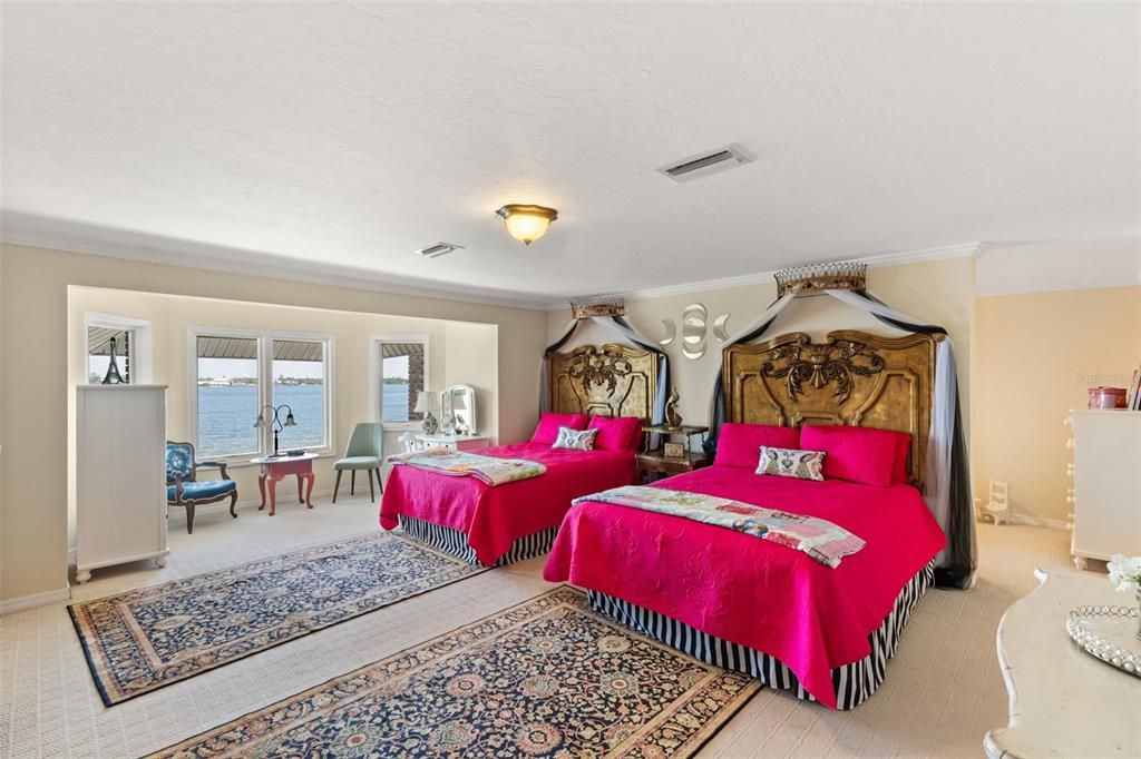For Sale: $6,577,777 (4 beds, 5 baths, 11911 Square Feet)