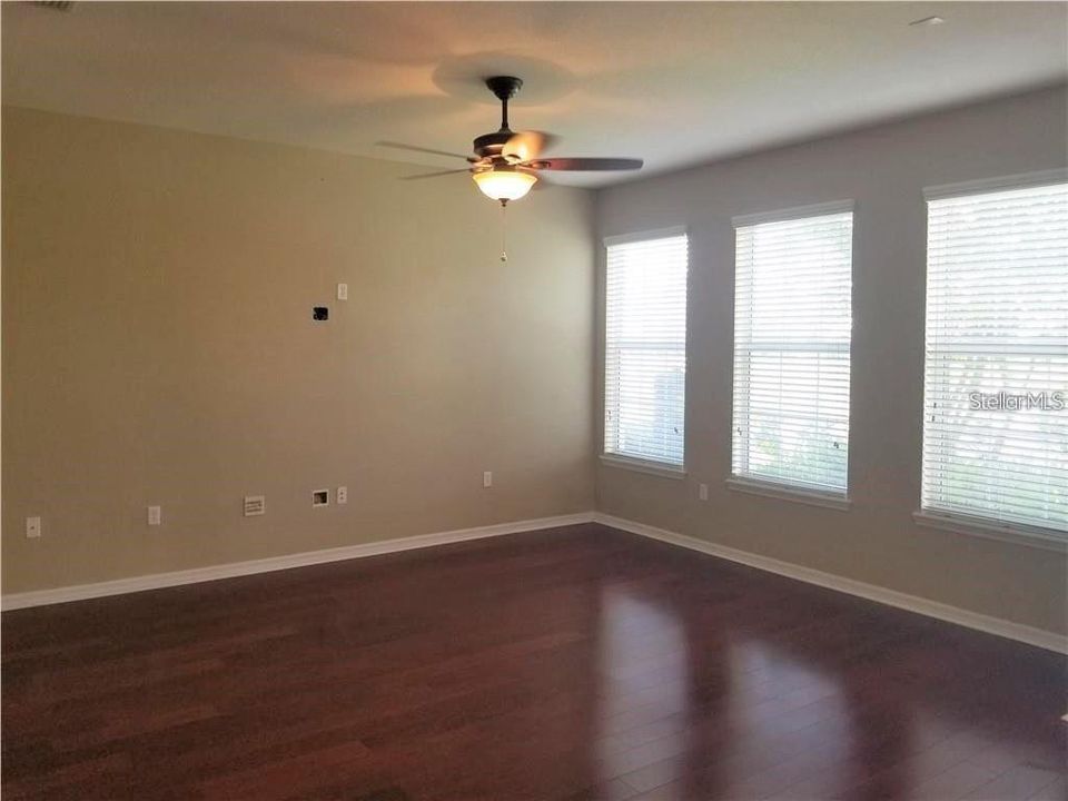 В аренду: $2,895 (3 спален, 2 ванн, 1480 Квадратных фут)
