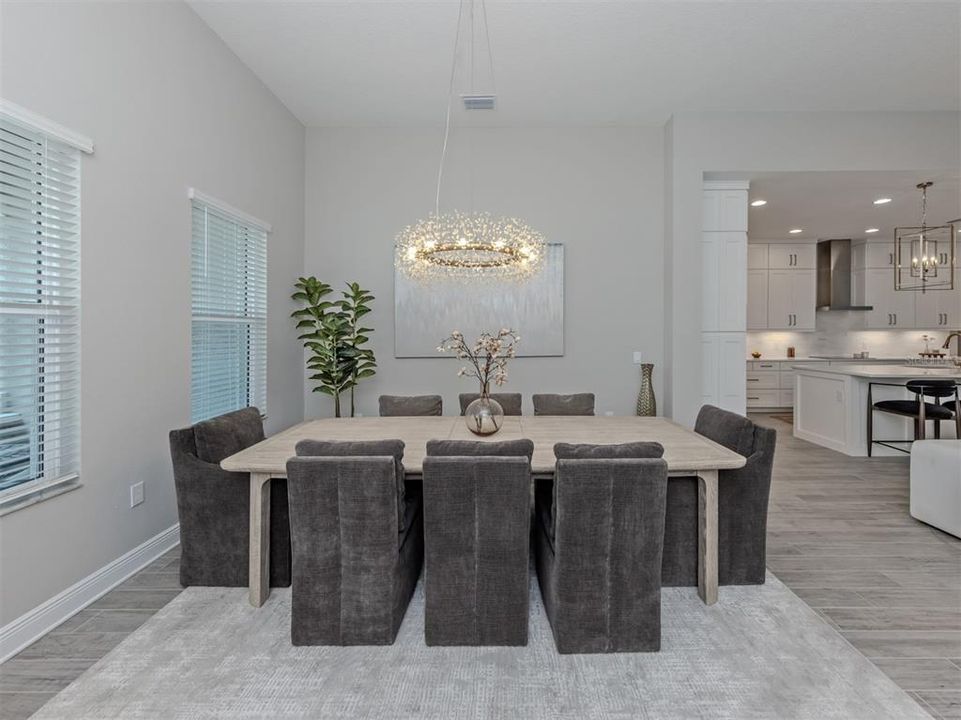 En Venta: $899,900 (4 camas, 3 baños, 3021 Pies cuadrados)