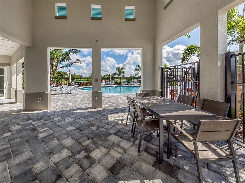 En Venta: $899,900 (4 camas, 3 baños, 3021 Pies cuadrados)