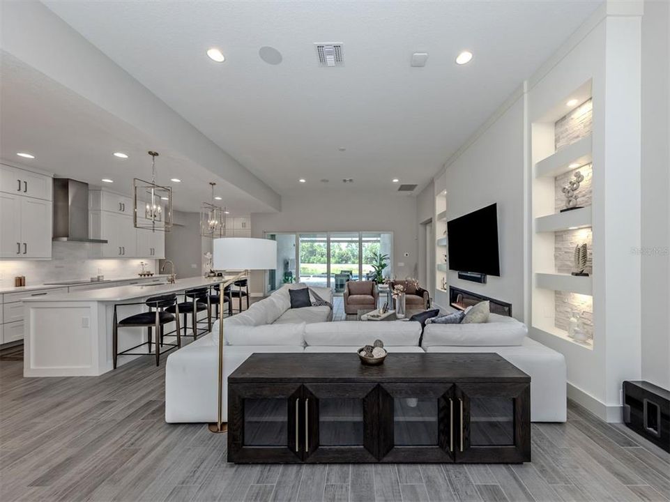 En Venta: $899,900 (4 camas, 3 baños, 3021 Pies cuadrados)