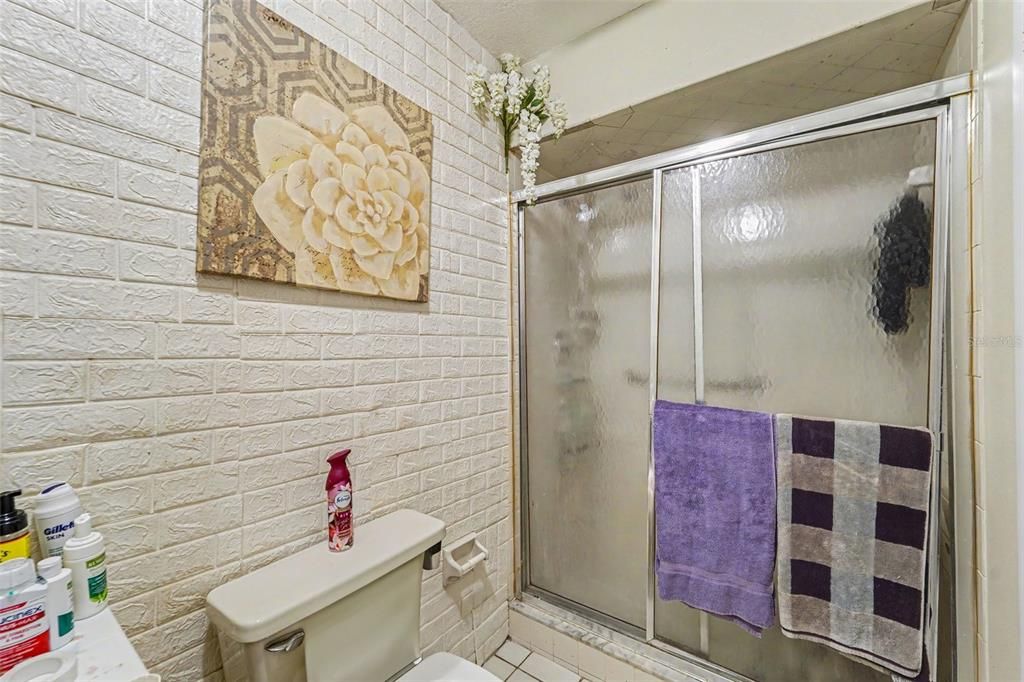 For Sale: $195,000 (2 beds, 2 baths, 888 Square Feet)