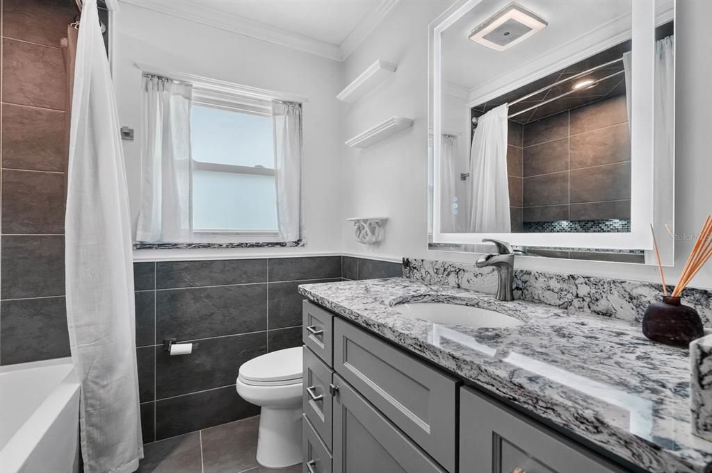 На продажу: $339,995 (3 спален, 2 ванн, 1301 Квадратных фут)
