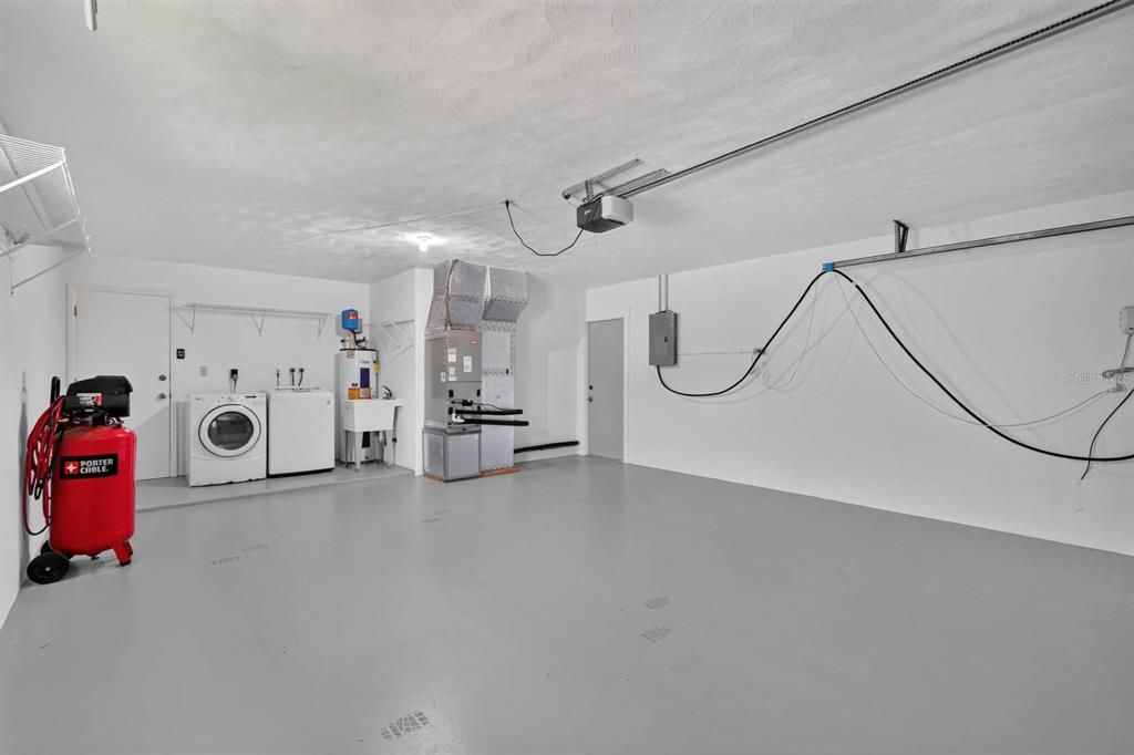 На продажу: $339,995 (3 спален, 2 ванн, 1301 Квадратных фут)