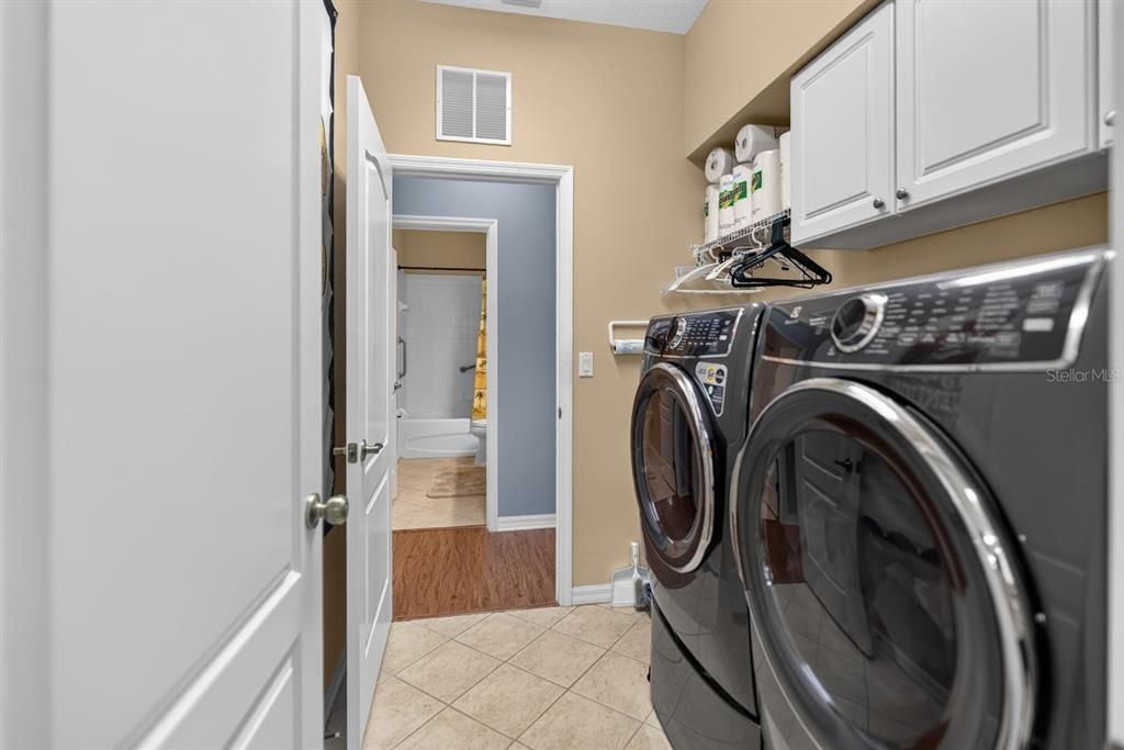 For Sale: $479,000 (3 beds, 2 baths, 2137 Square Feet)