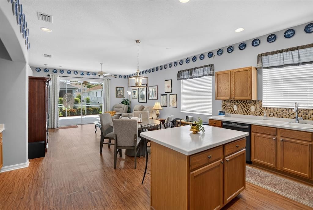 For Sale: $479,000 (3 beds, 2 baths, 2137 Square Feet)