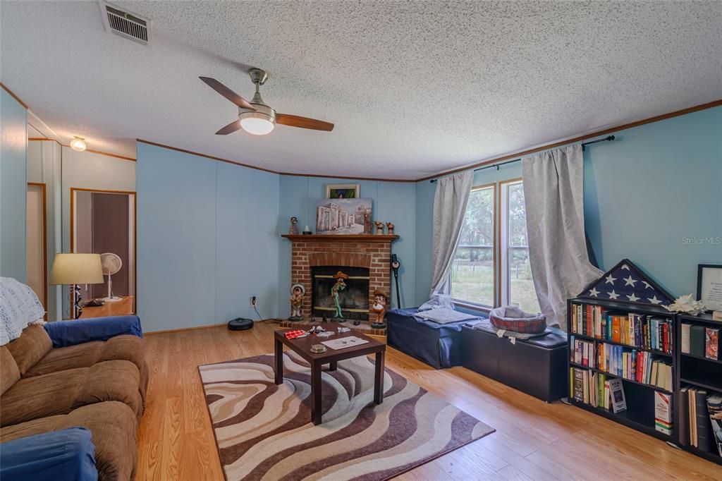 For Sale: $250,000 (4 beds, 2 baths, 2180 Square Feet)