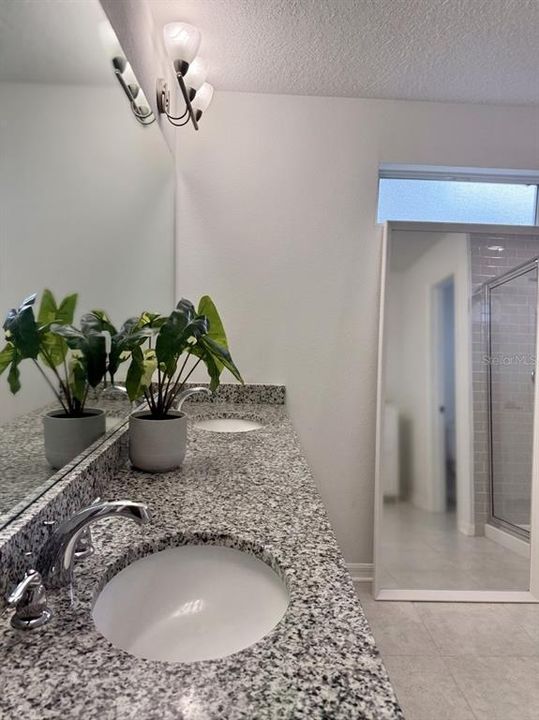 На продажу: $549,999 (4 спален, 2 ванн, 1868 Квадратных фут)