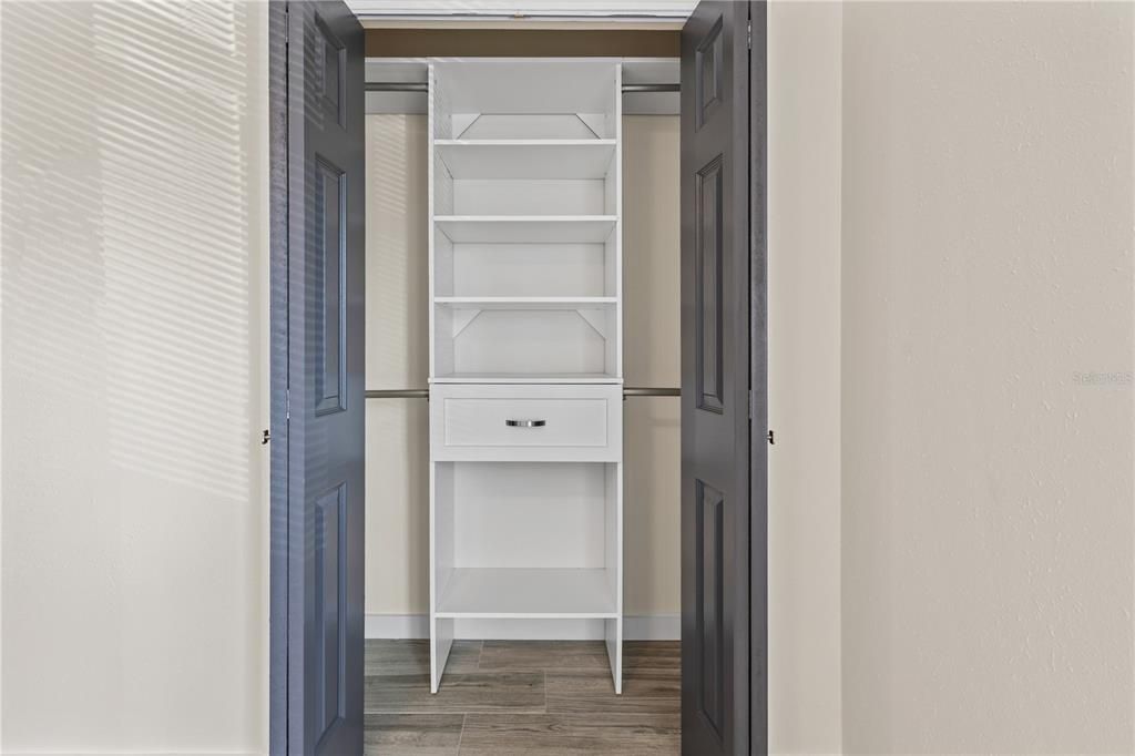 На продажу: $199,900 (2 спален, 1 ванн, 964 Квадратных фут)
