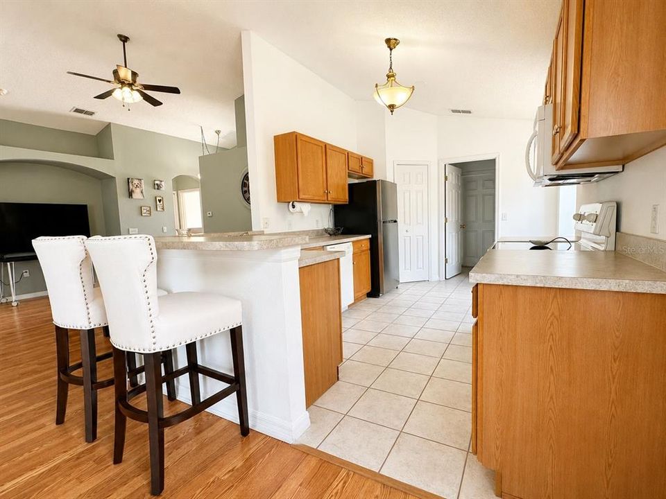 En Venta: $315,000 (3 camas, 2 baños, 1374 Pies cuadrados)