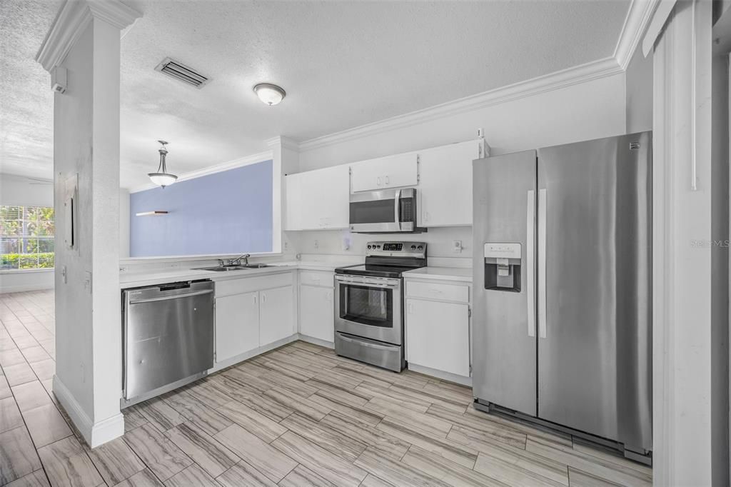 For Rent: $2,200 (2 beds, 1 baths, 1184 Square Feet)