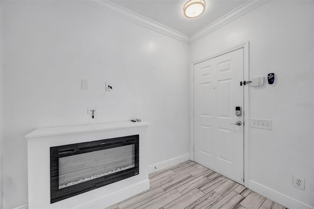 For Rent: $2,200 (2 beds, 1 baths, 1184 Square Feet)