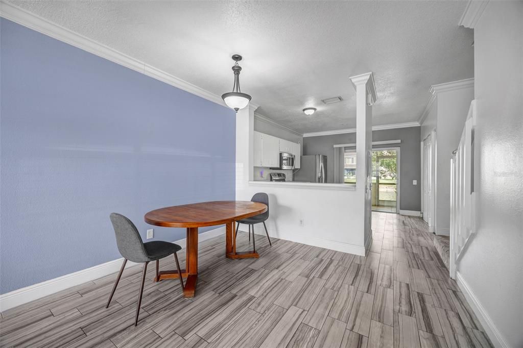 For Rent: $2,200 (2 beds, 1 baths, 1184 Square Feet)