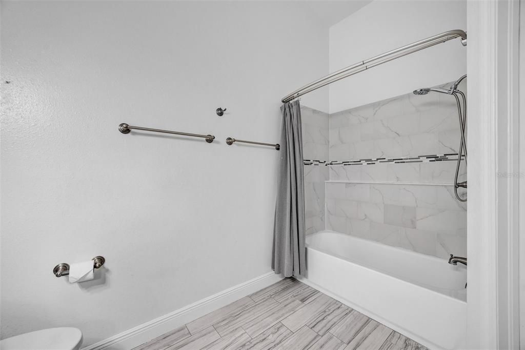 For Rent: $2,200 (2 beds, 1 baths, 1184 Square Feet)