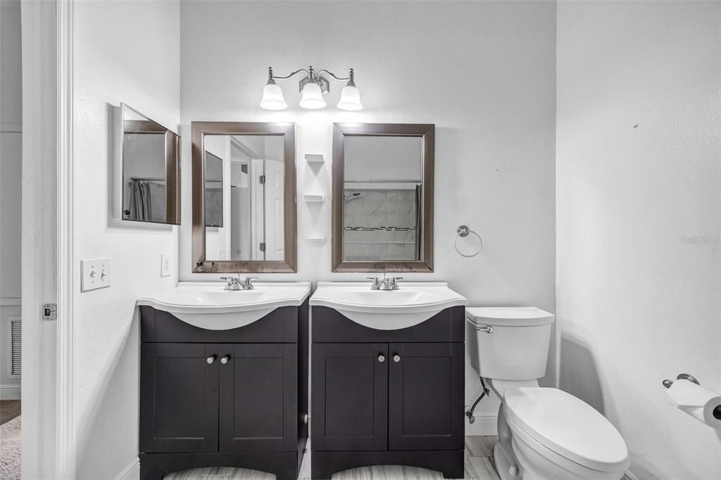 For Rent: $2,200 (2 beds, 1 baths, 1184 Square Feet)