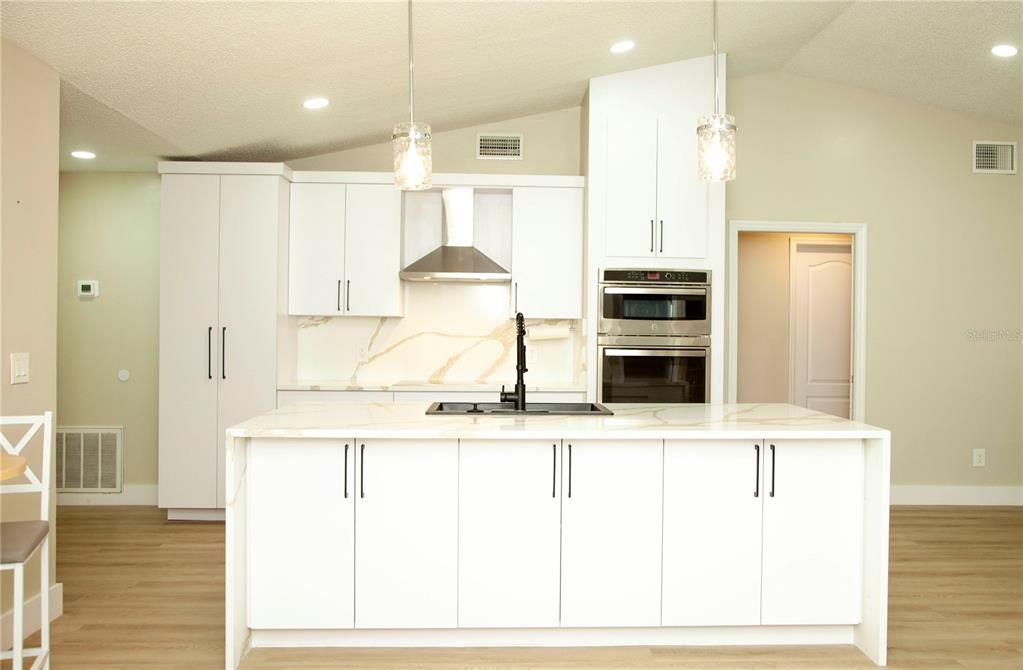For Sale: $379,000 (3 beds, 2 baths, 1602 Square Feet)