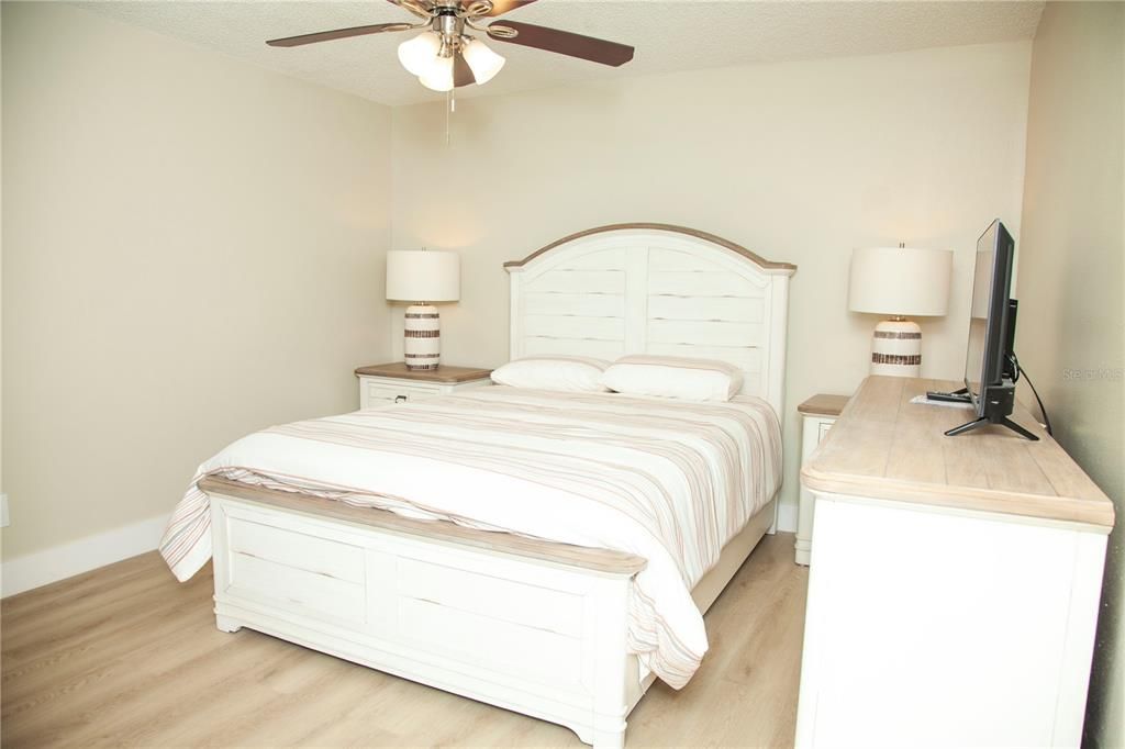 For Sale: $379,000 (3 beds, 2 baths, 1602 Square Feet)