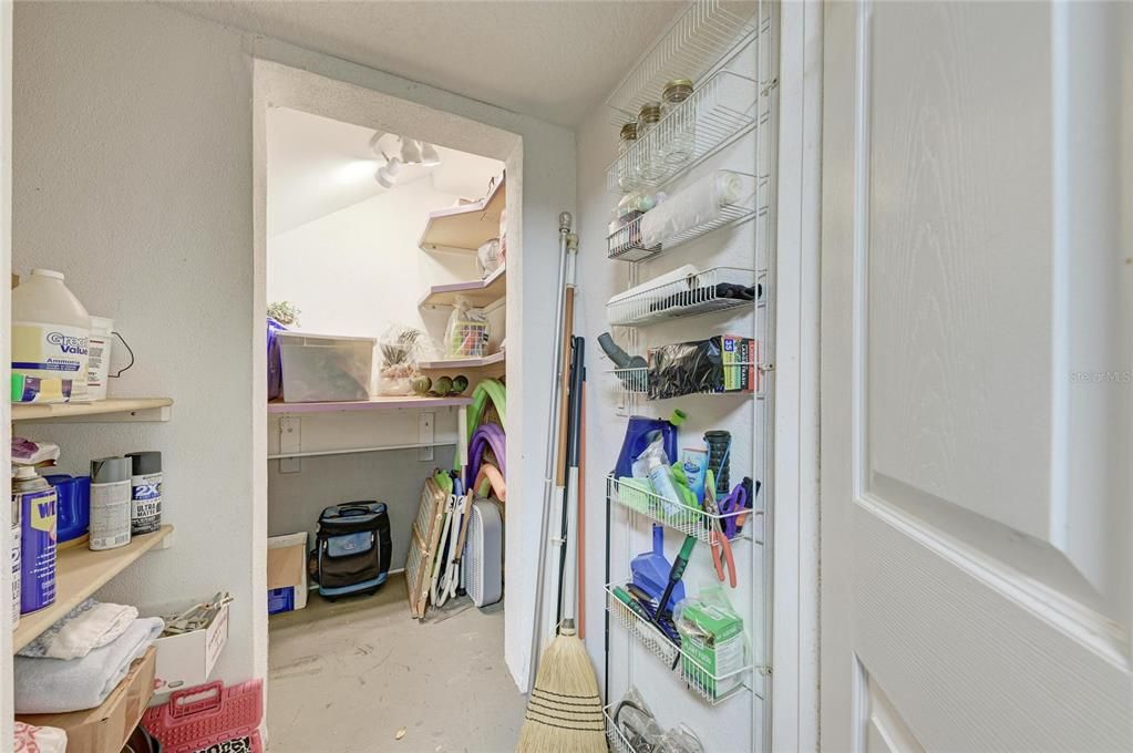 For Sale: $275,000 (2 beds, 2 baths, 1346 Square Feet)