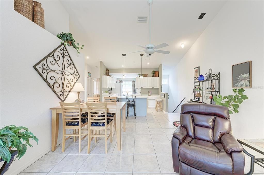 For Sale: $275,000 (2 beds, 2 baths, 1346 Square Feet)