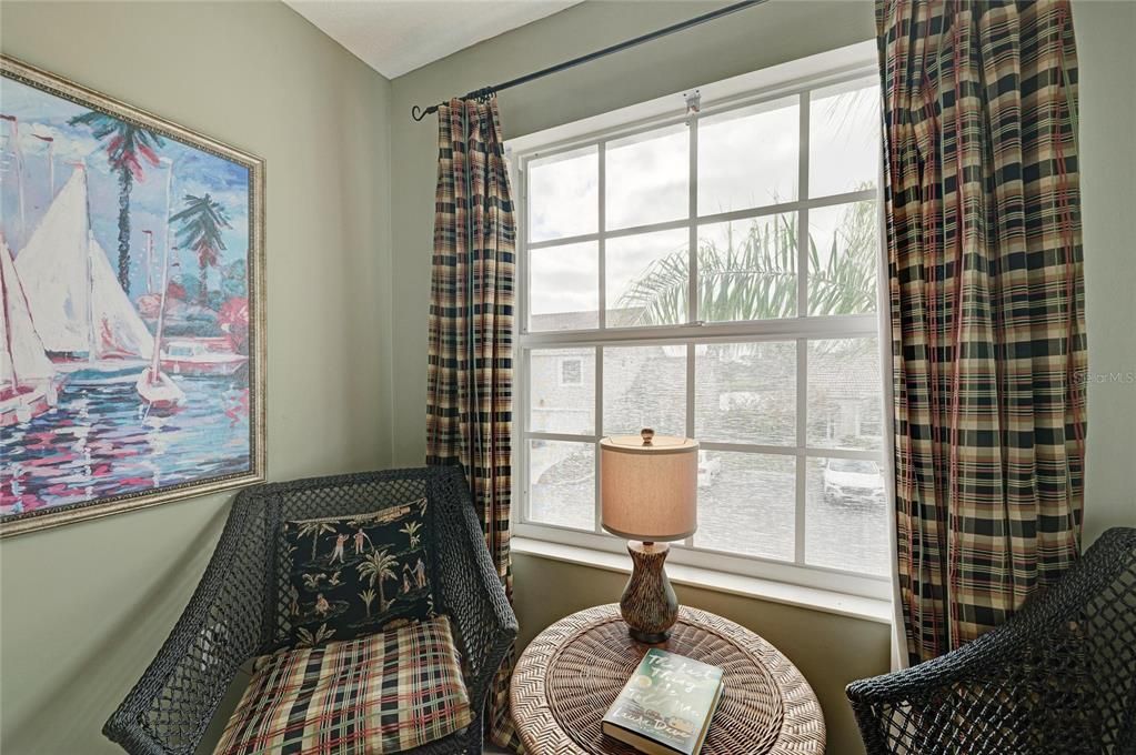 For Sale: $275,000 (2 beds, 2 baths, 1346 Square Feet)