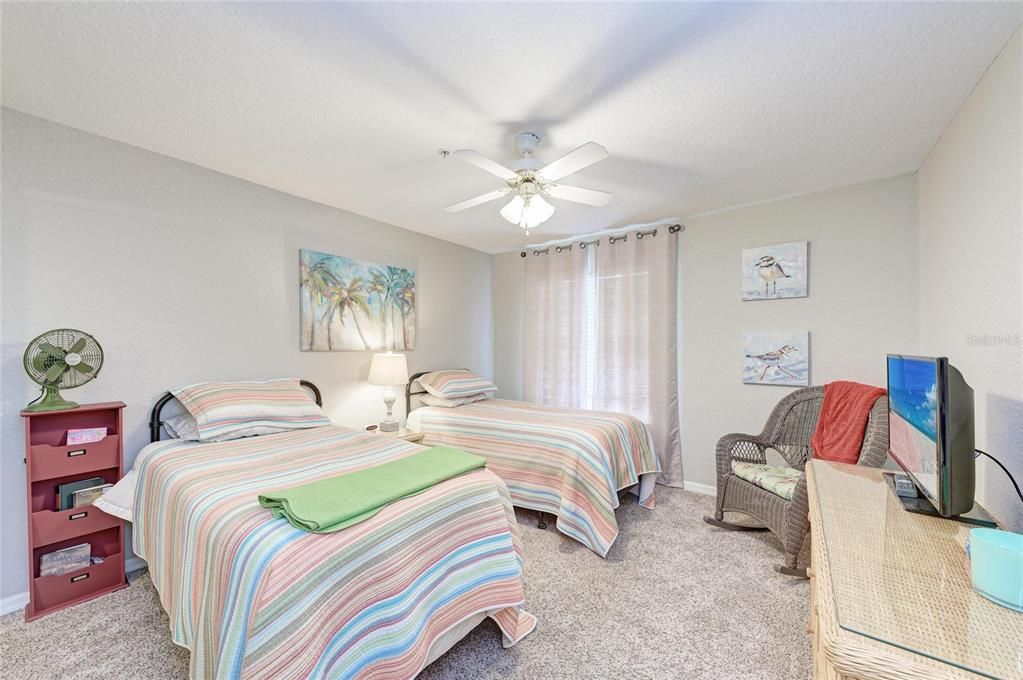 For Sale: $275,000 (2 beds, 2 baths, 1346 Square Feet)