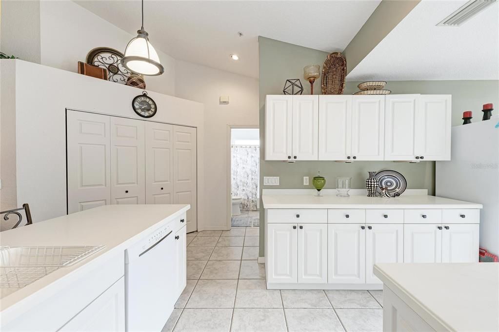For Sale: $275,000 (2 beds, 2 baths, 1346 Square Feet)