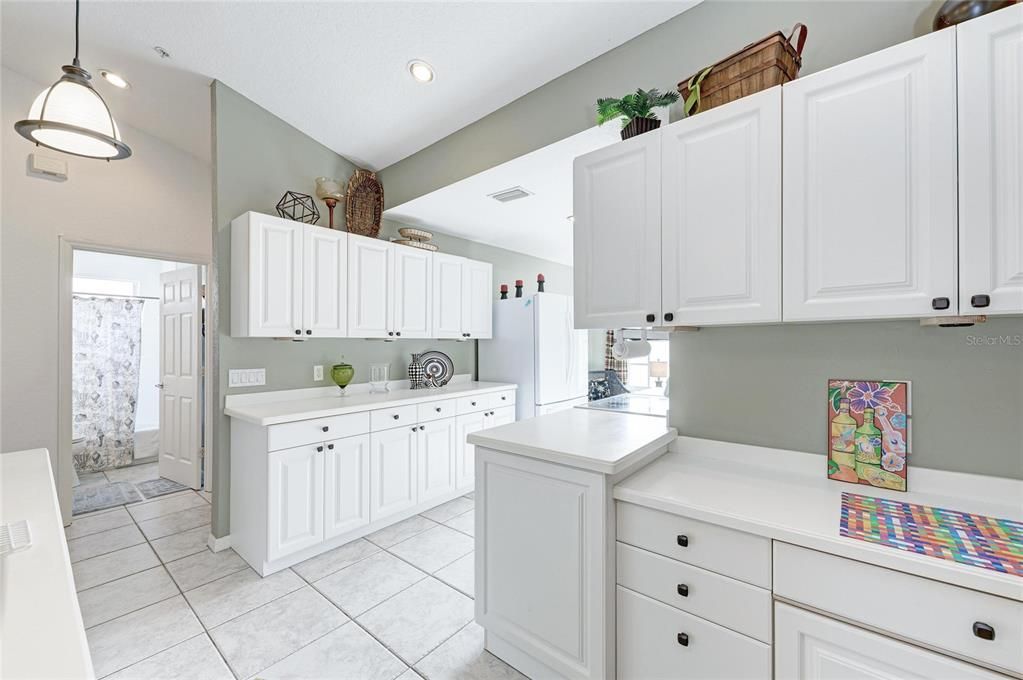 For Sale: $275,000 (2 beds, 2 baths, 1346 Square Feet)
