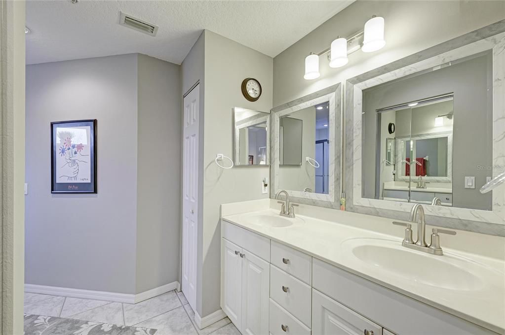 For Sale: $275,000 (2 beds, 2 baths, 1346 Square Feet)