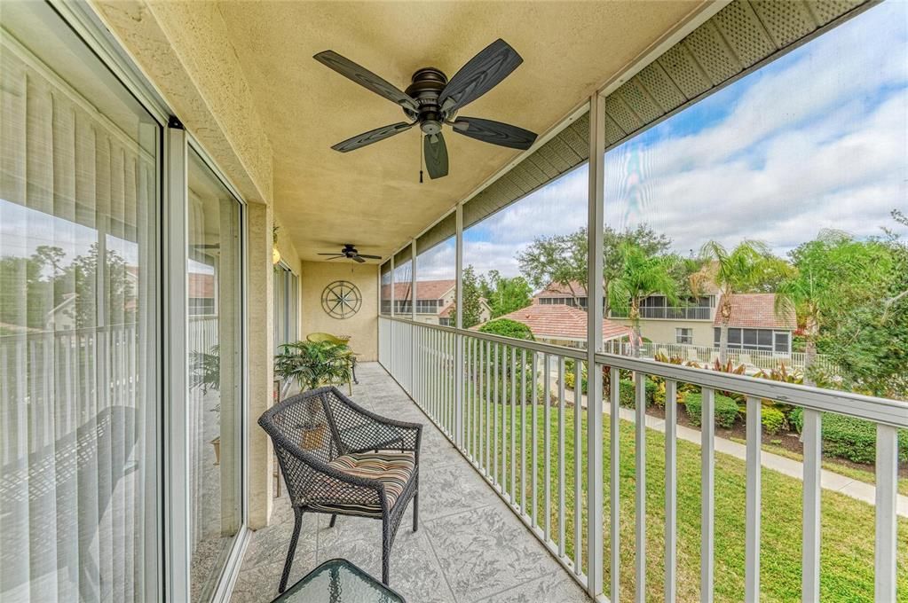 For Sale: $275,000 (2 beds, 2 baths, 1346 Square Feet)