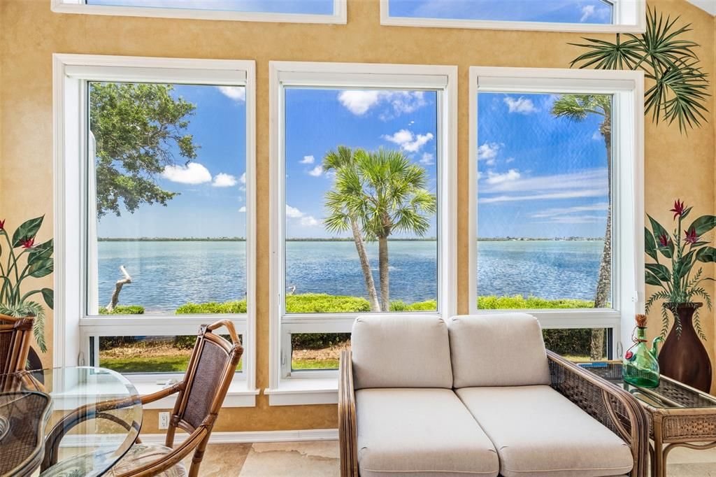На продажу: $835,000 (3 спален, 2 ванн, 2345 Квадратных фут)